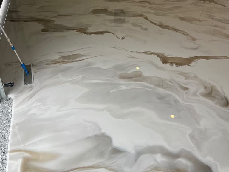 Light cream and warm gray metallic floor with soft flowing movement